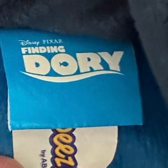 Disney Pixar Dory Stompeez Slippers Kids S/M Plush Slippers 2016 Stompeez NEW - Picture 4 of 6